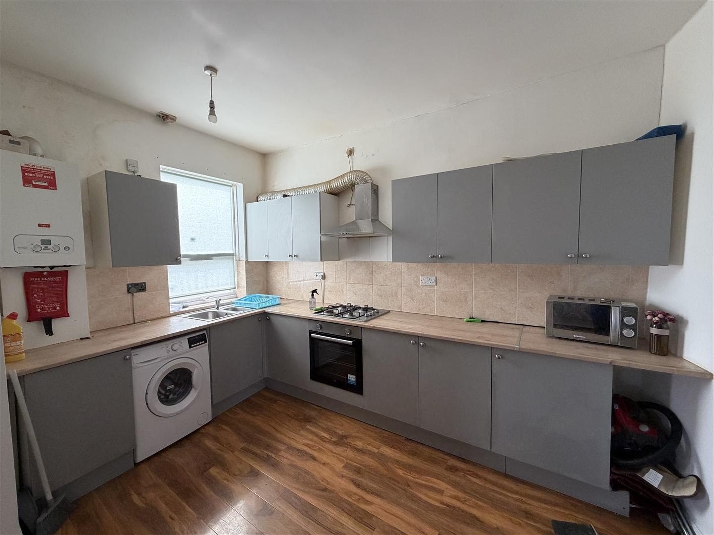 Flat Heston Road in Greater London