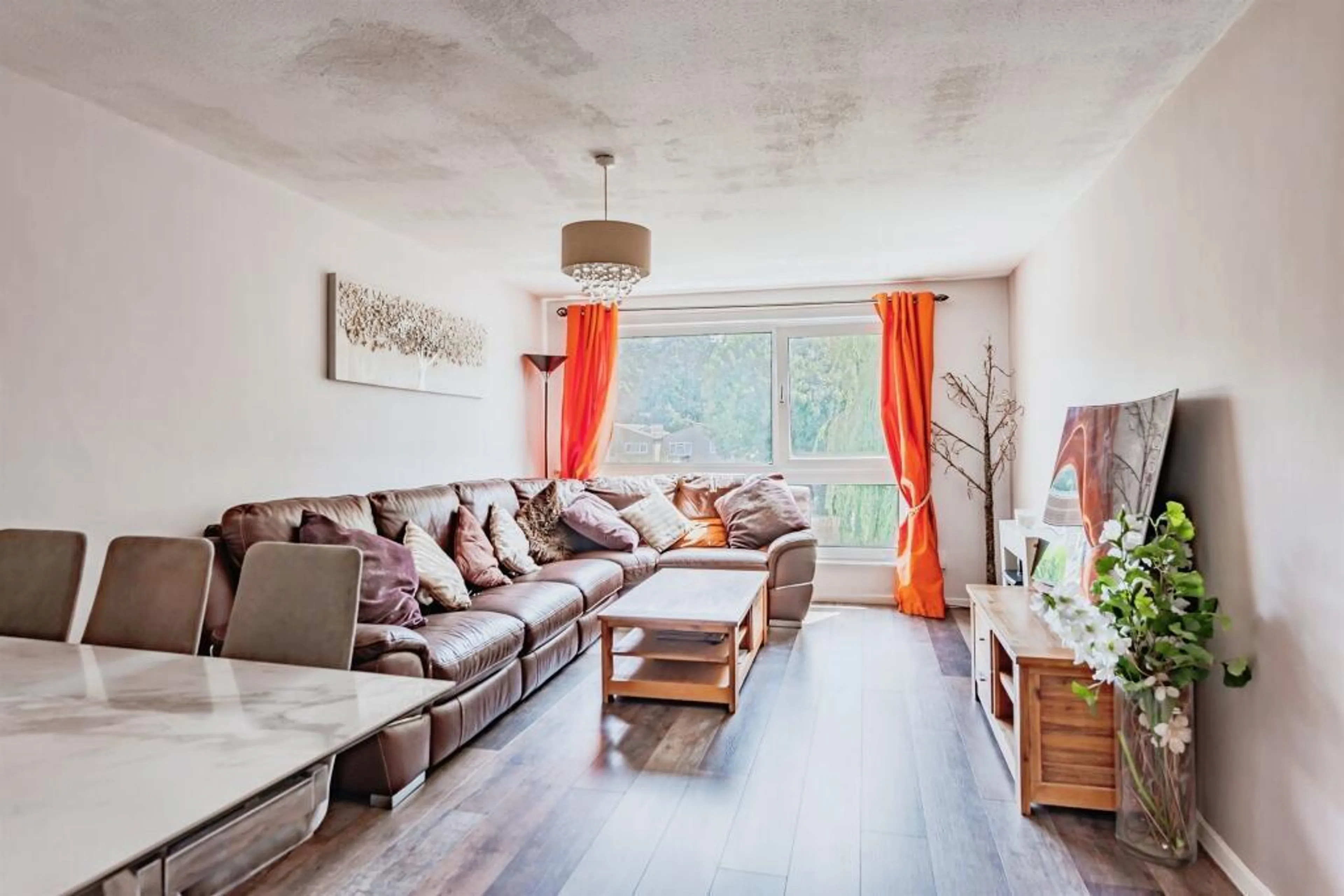 House Sharon Close in Crawley