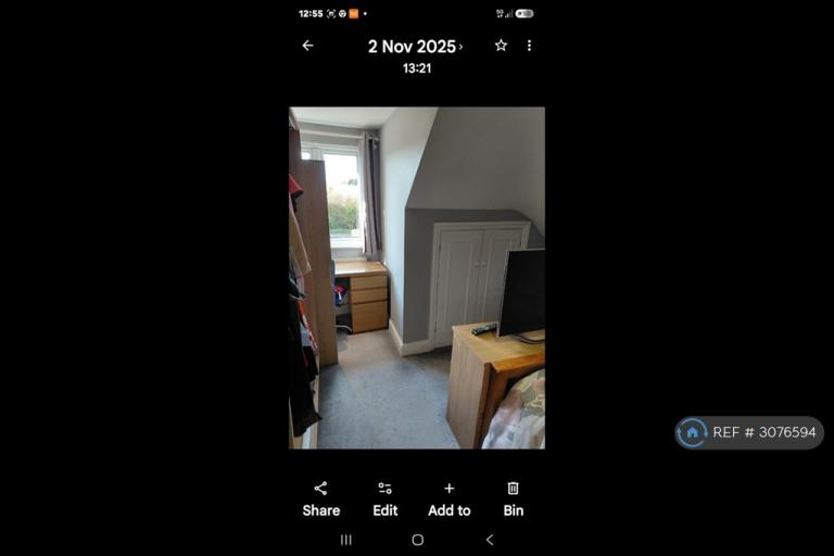 Room Frog Grove Lane in Guildford