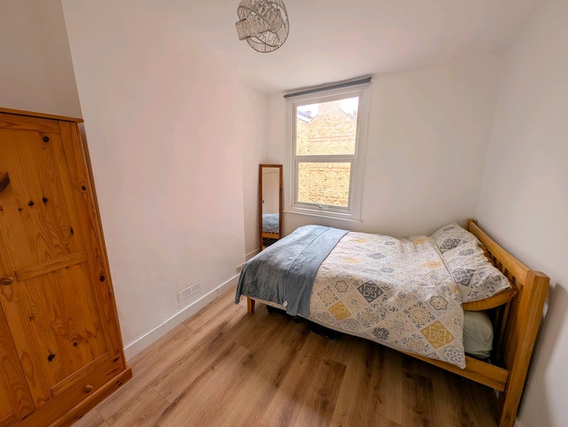 Room Leander Road in Greater London