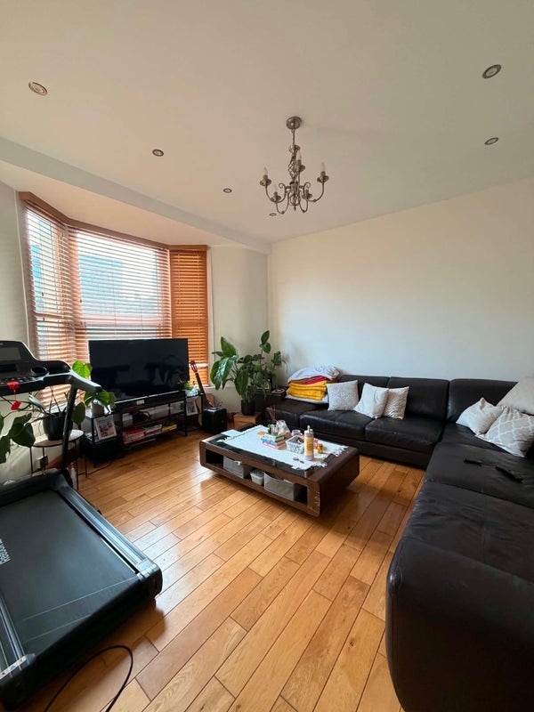Room Langthorne Road in Greater London