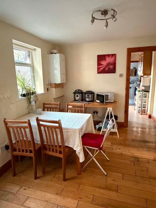 Room Langthorne Road in Greater London