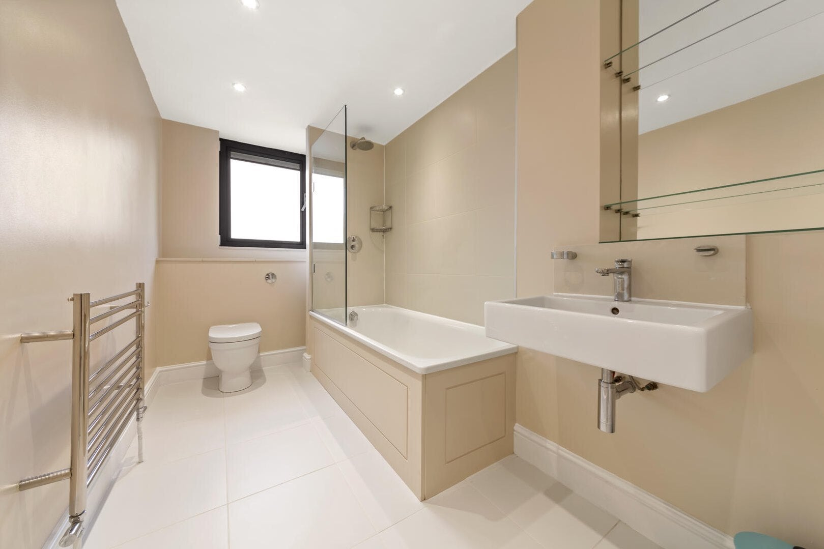 Flat Petyward in Greater London