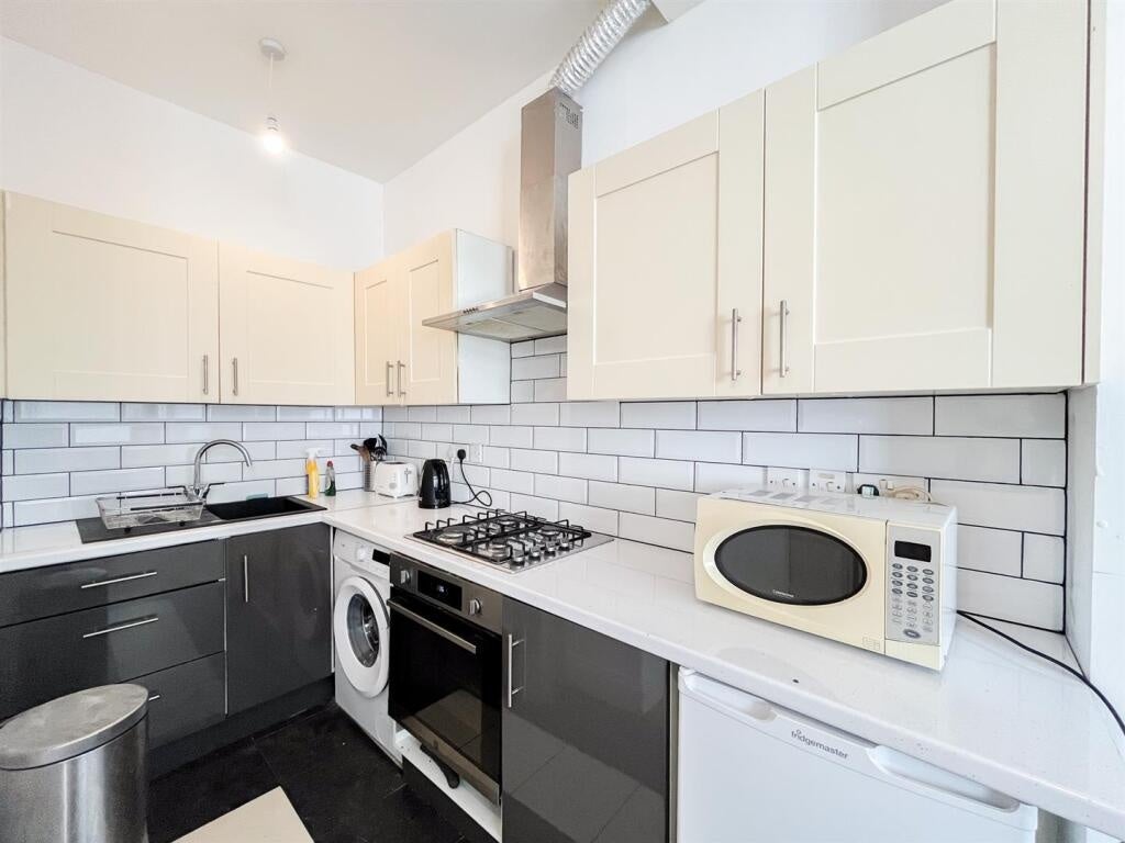 Flat Royal College Street in Greater London