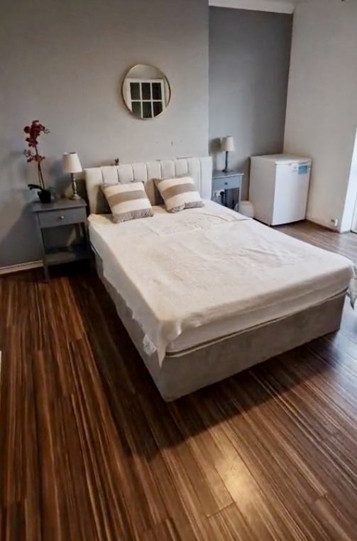 Room Gill Street in Greater London
