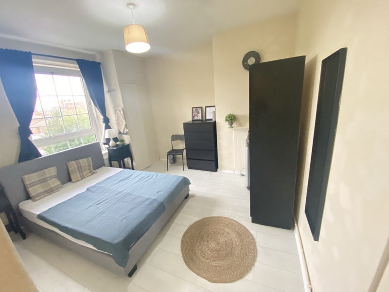 Room Gill Street in Greater London
