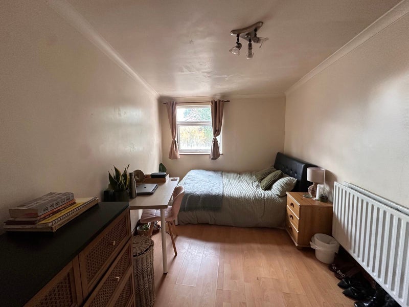Room Seaford Road in Greater London