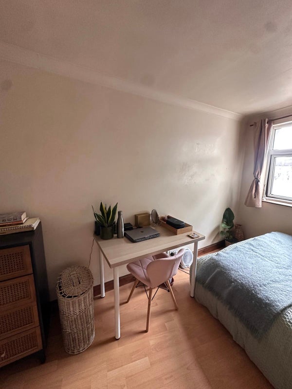 Room Seaford Road in Greater London