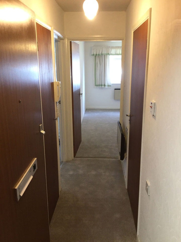 Flat Reeve Court in Guildford