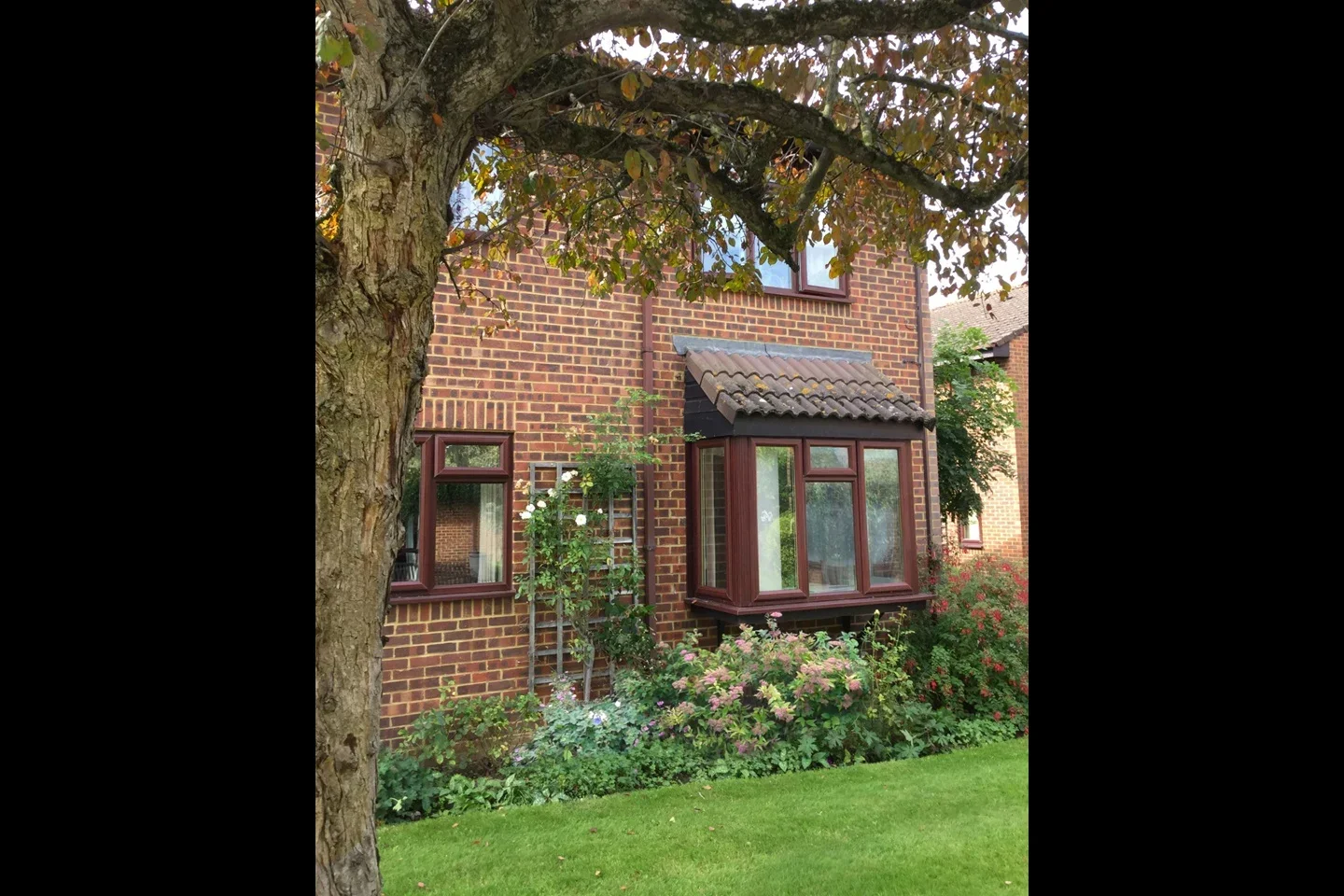 Flat Reeve Court in Guildford