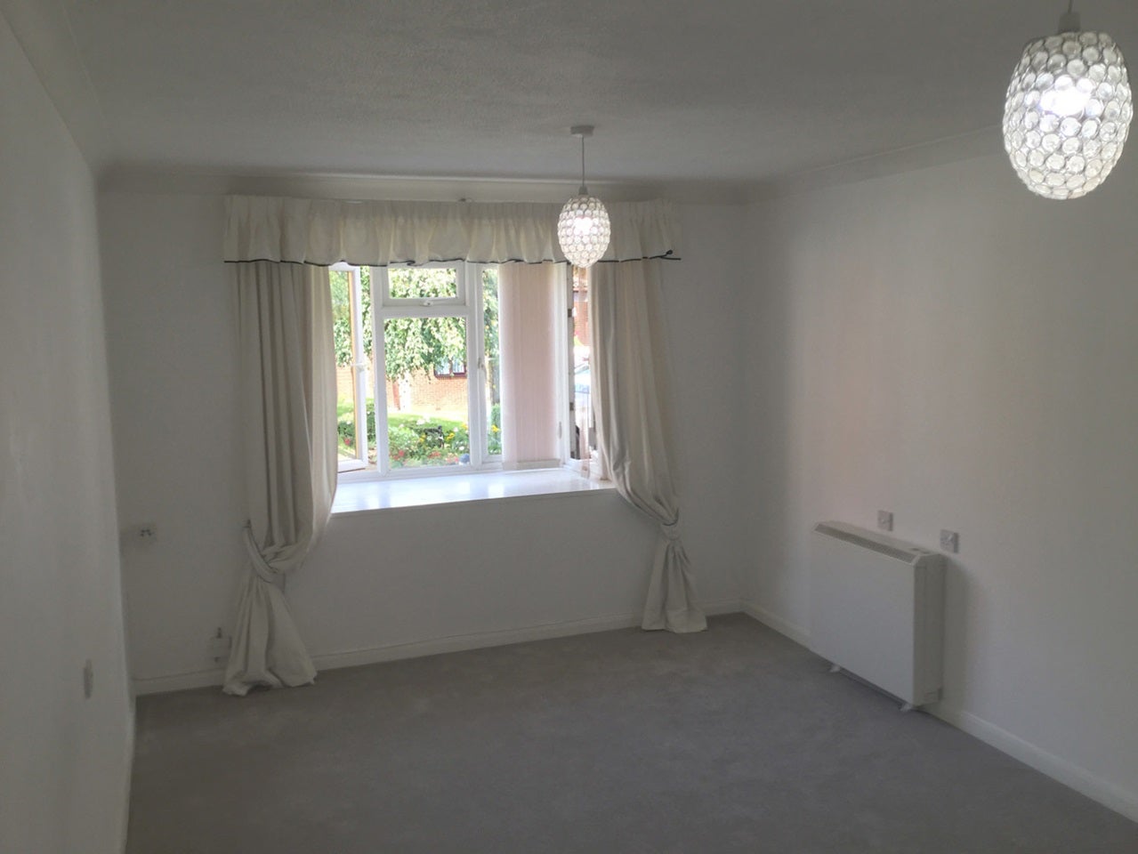 Flat Reeve Court in Guildford