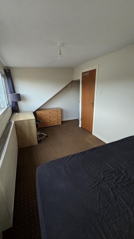 Room Wesley Court in Leeds