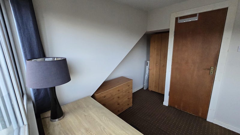 Room Wesley Court in Leeds
