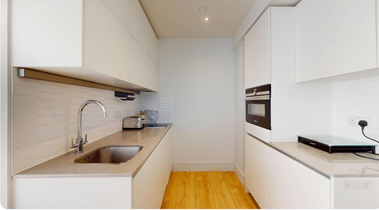 Flat Olympic Way in Greater London