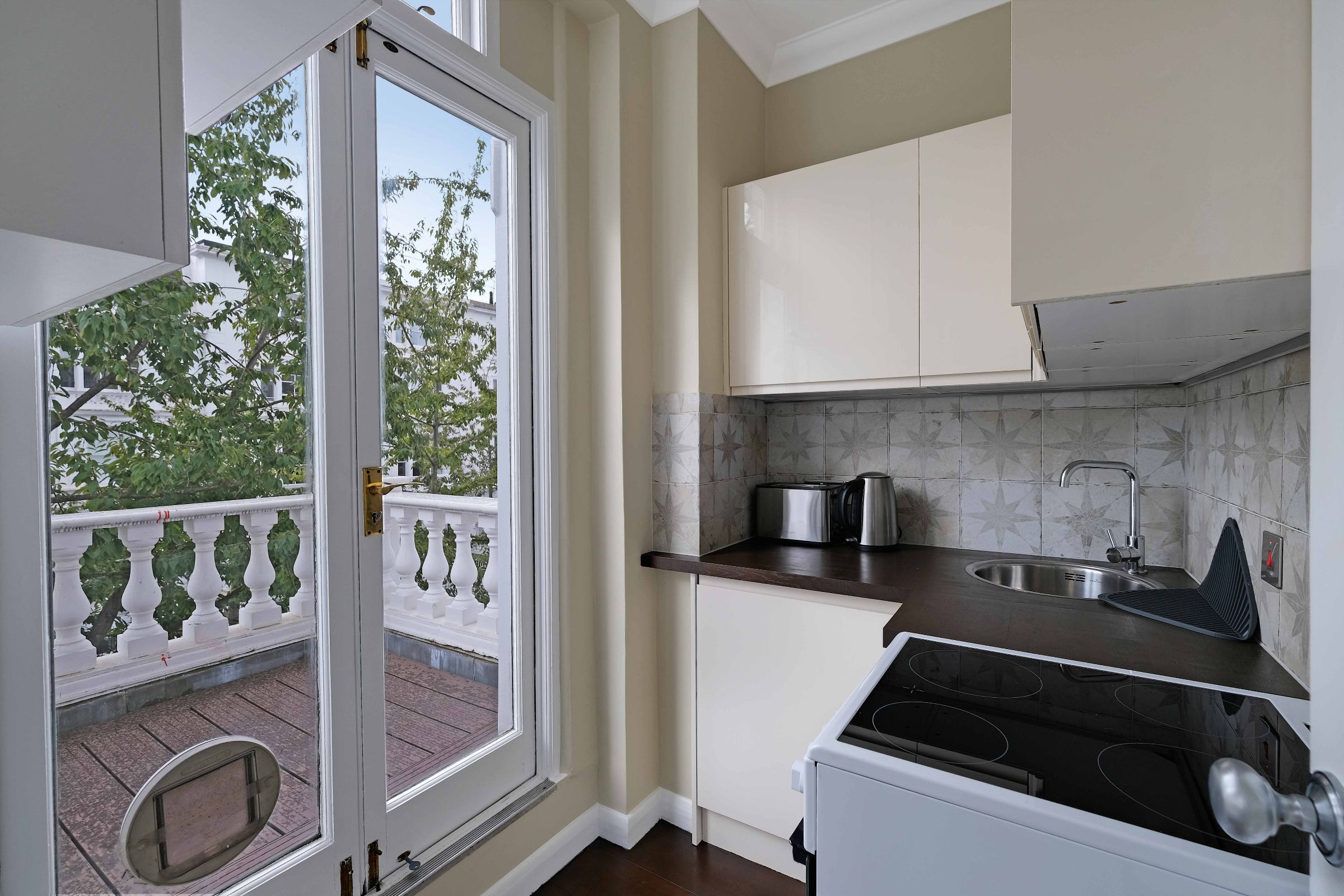Flat Palace Gardens Terrace in Greater London