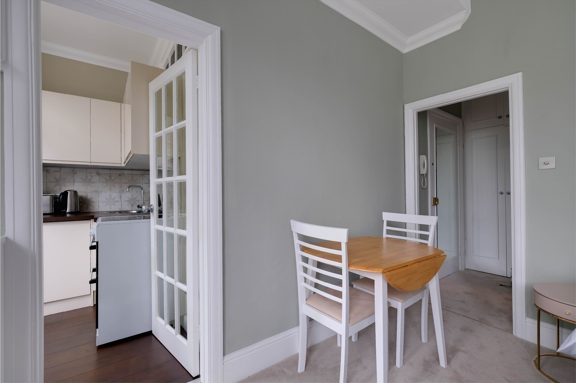 Flat Palace Gardens Terrace in Greater London