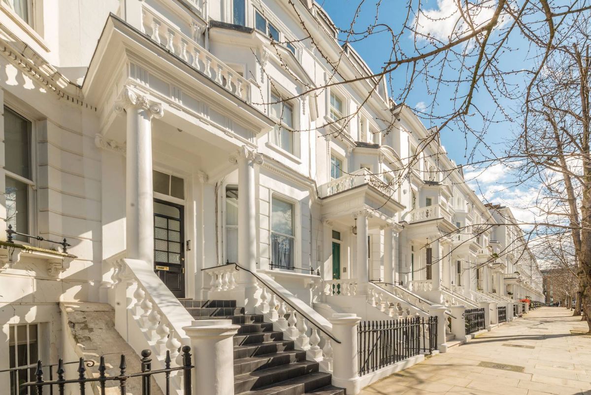 Flat Palace Gardens Terrace in Greater London