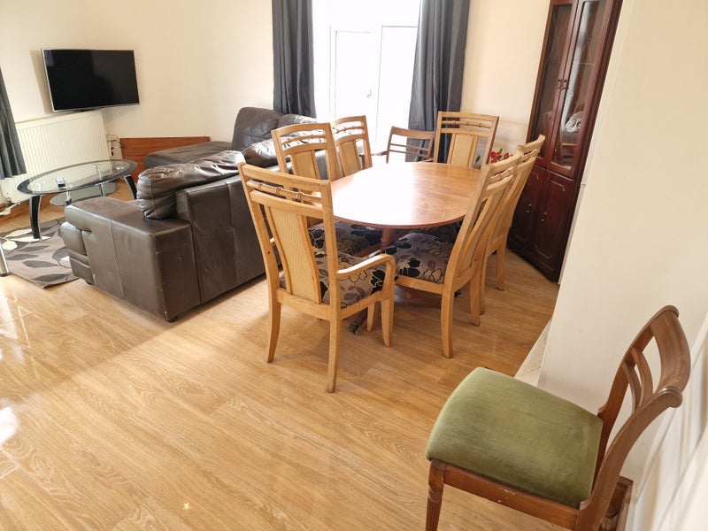 Room Gerald Road in Salford