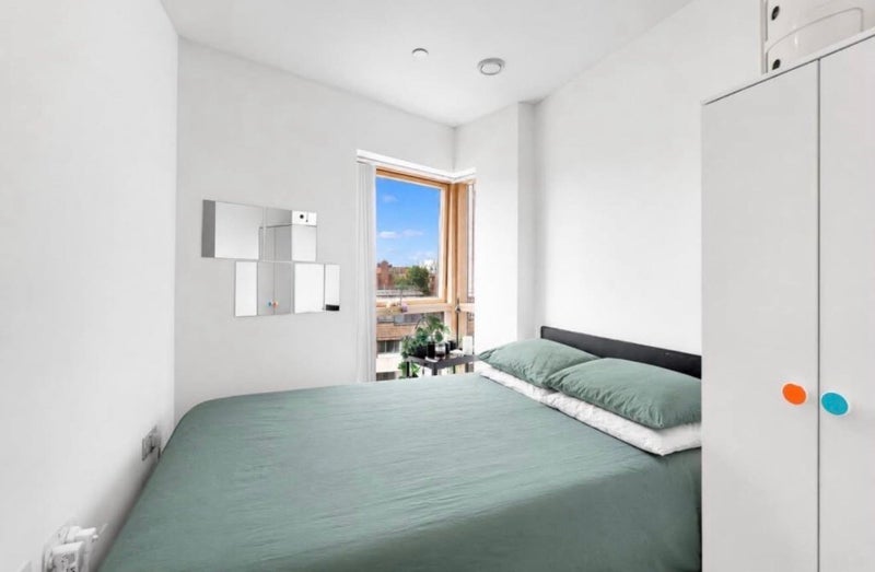 Room Kingsland Road in Greater London