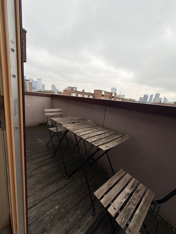 Room Kingsland Road in Greater London