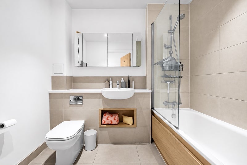 Room Kingsland Road in Greater London