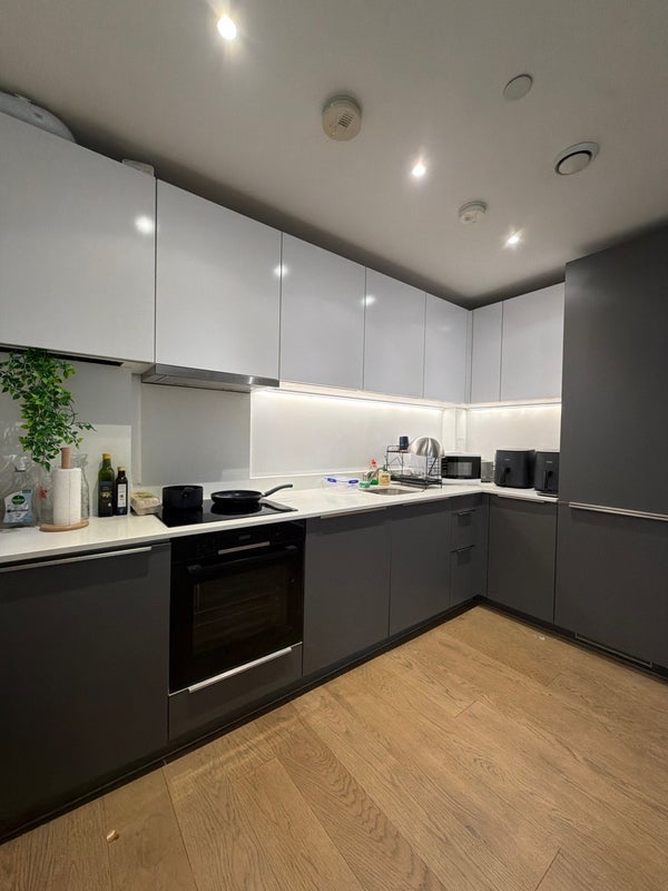 Room Kingsland Road in Greater London