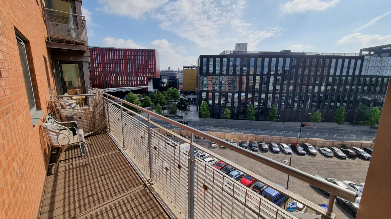Flat City Road East in Manchester