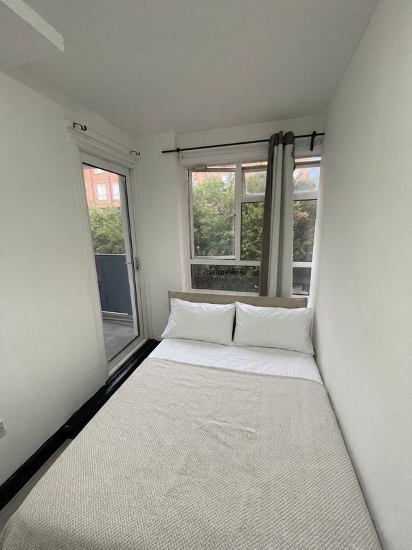 Room Barnardo Gardens in Greater London