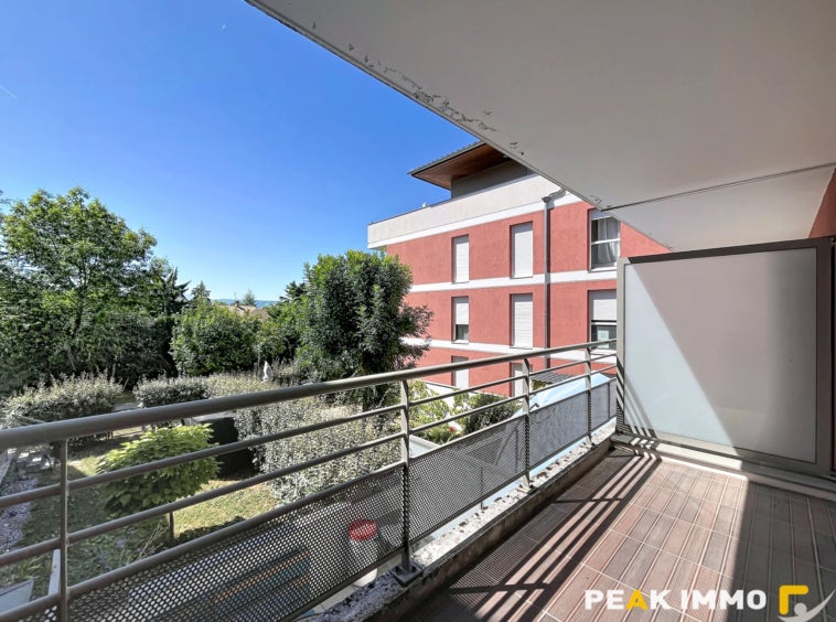 Flat Route de Martigny in Cranves-Sales