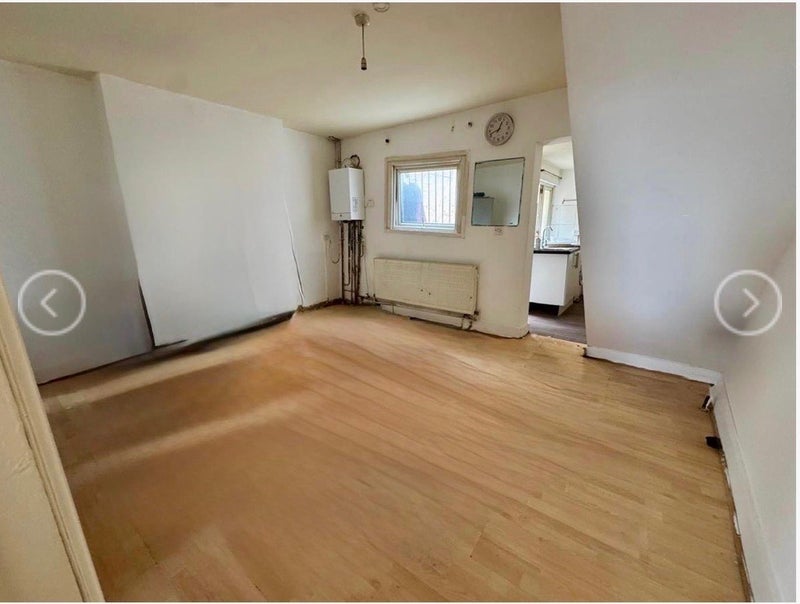 Flat Kingsland High Street in Greater London