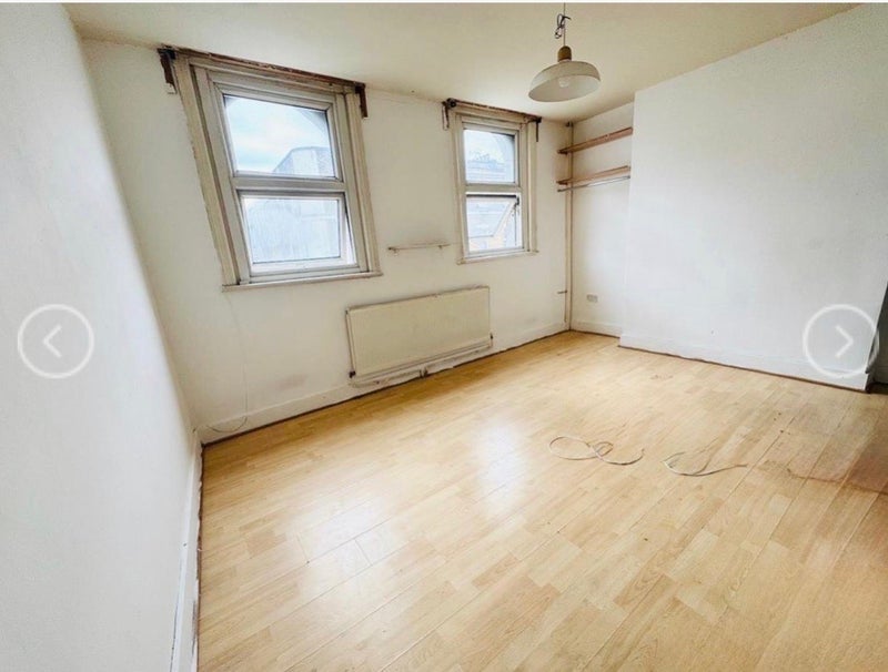 Flat Kingsland High Street in Greater London