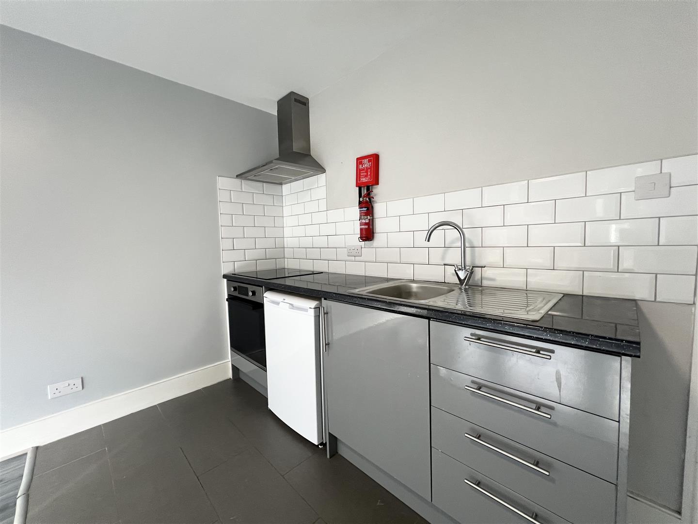 Flat Bartram Road in Greater London
