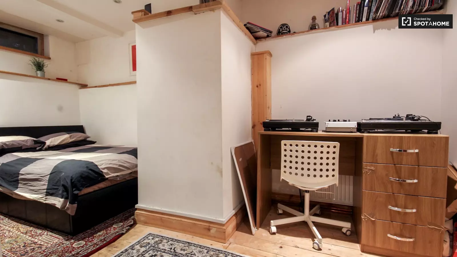 Flat Banbury Road in Greater London