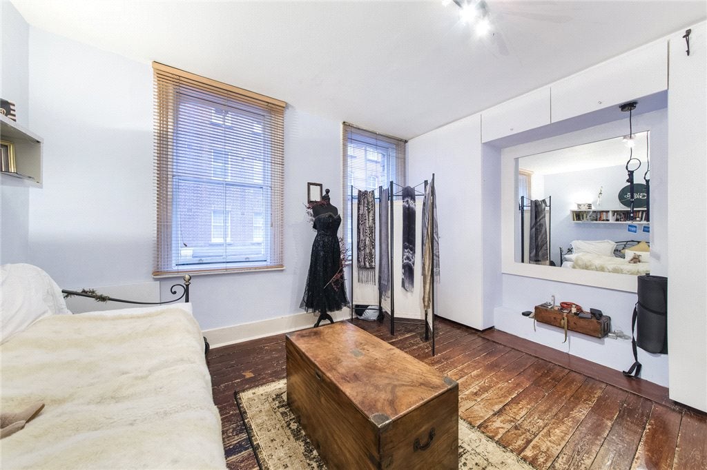 Flat Brewer Street in City of Westminster