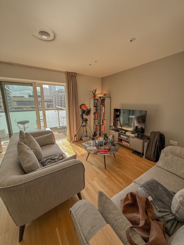 Room Mirabelle Gardens in Greater London