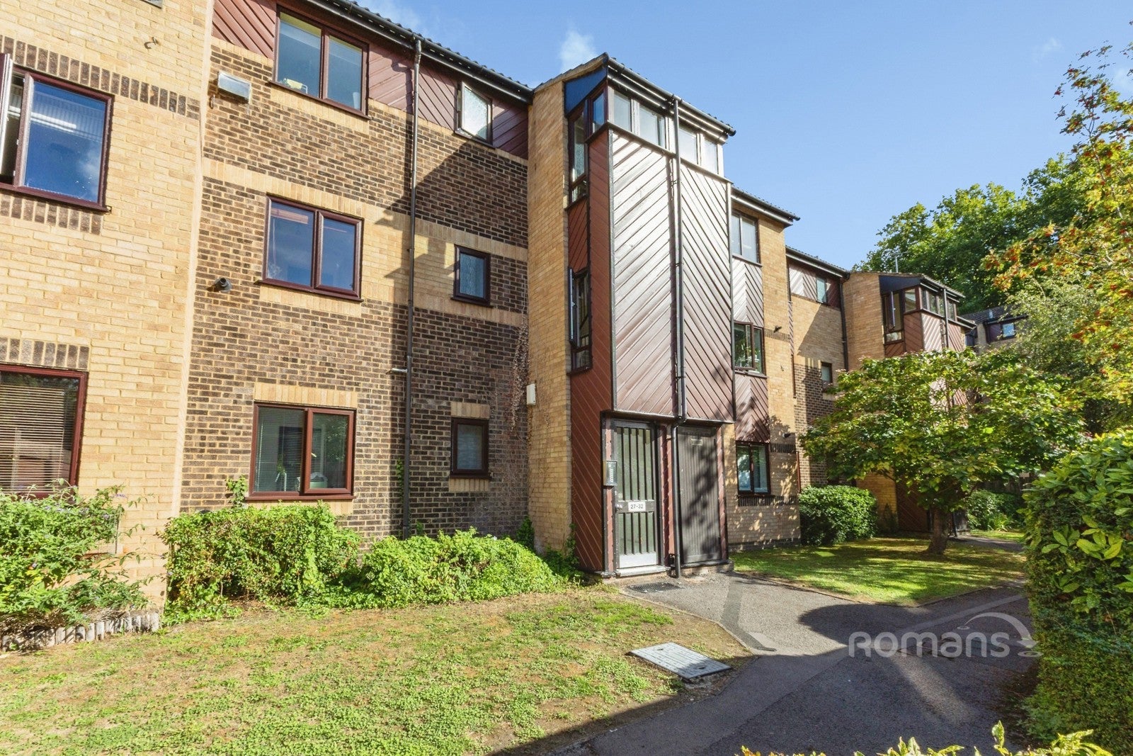 Flat St Paul's Court in Reading
