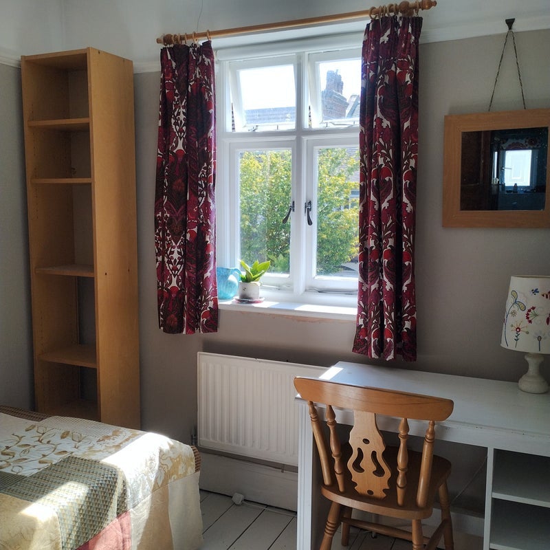 Room Thirsk Road in Greater London
