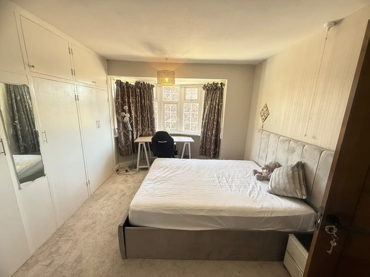 Room Colville Road in High Wycombe