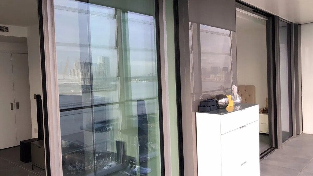 Flat Lawn House Close in Greater London