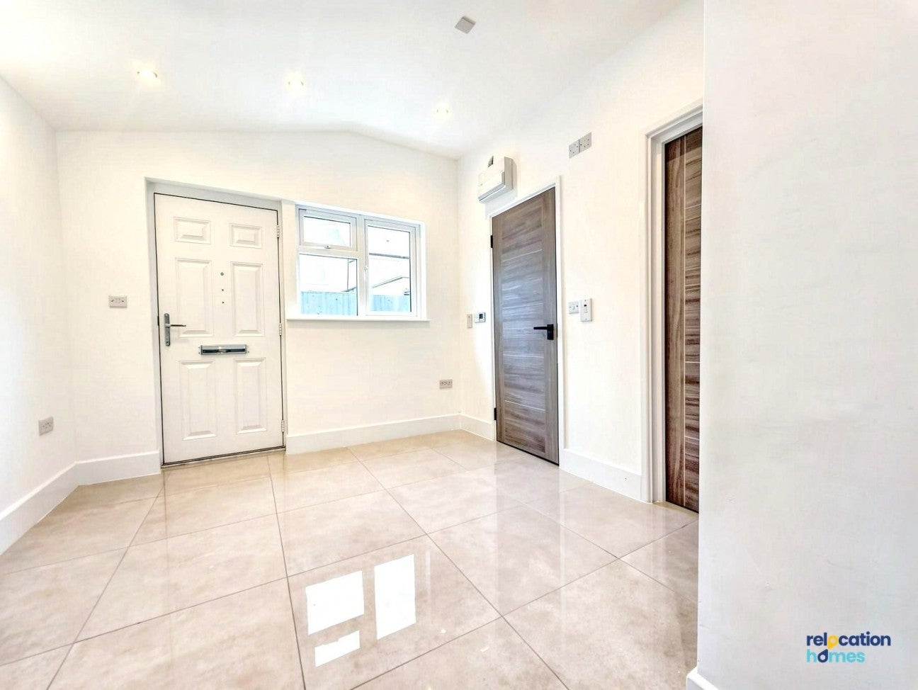 Flat Hazel Grove in Greater London