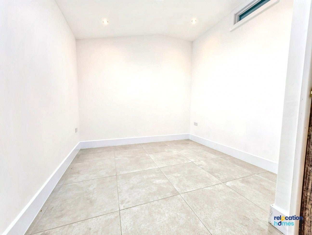 Flat Hazel Grove in Greater London