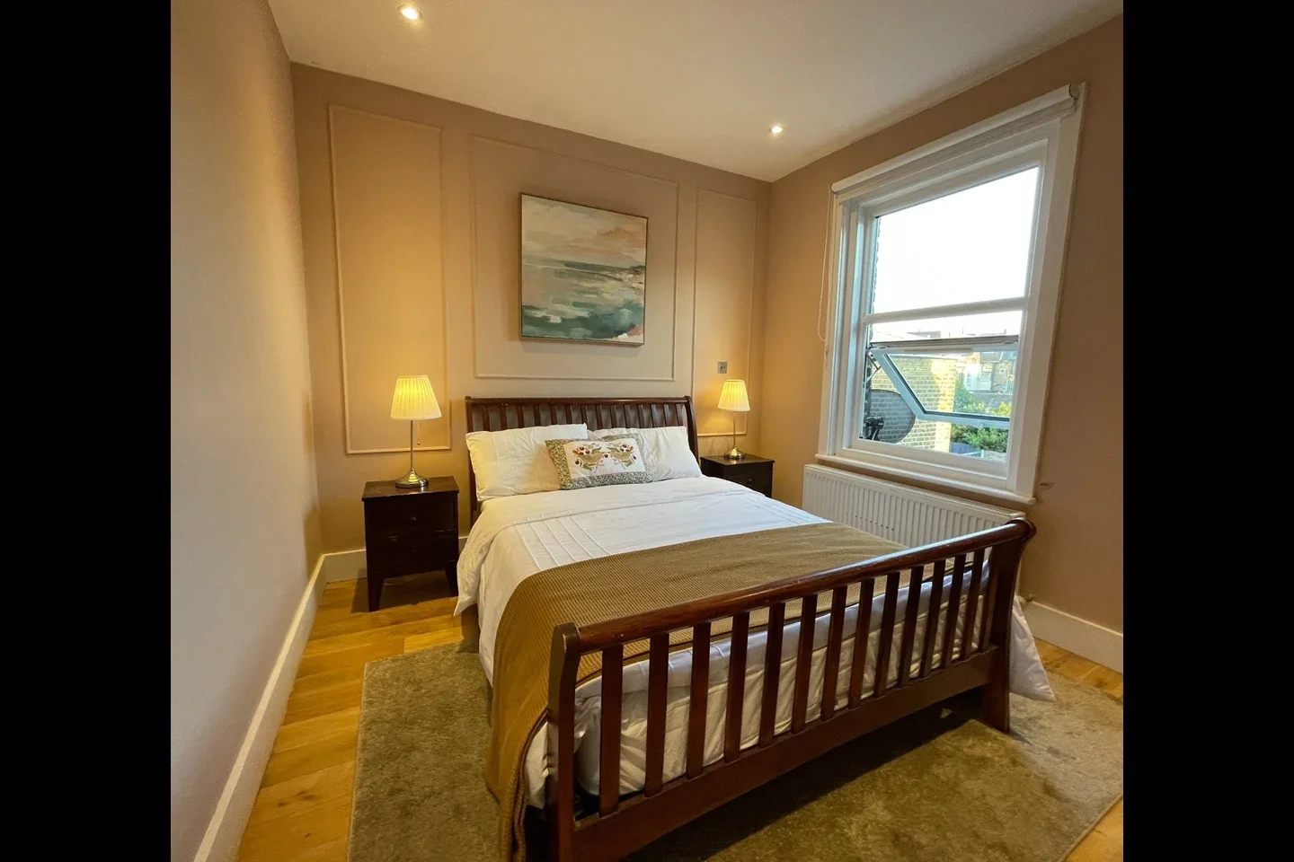 Flat Chaplin Road in Greater London