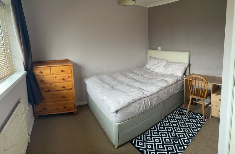 Room Tilgate Way in Crawley