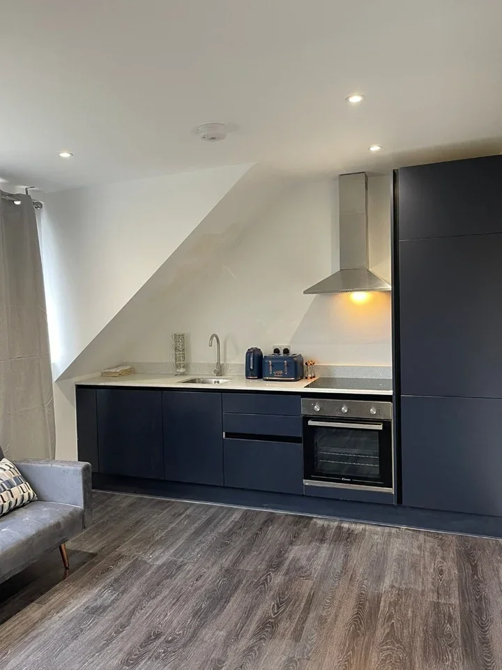 Flat Finchley Road in Greater London