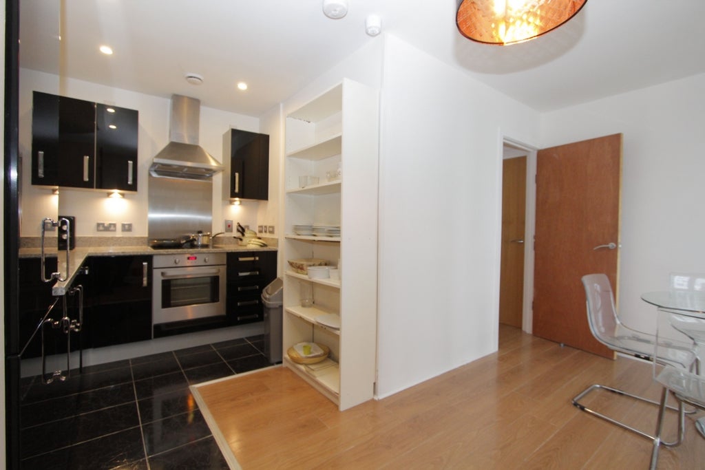 Room Globe Road in Greater London