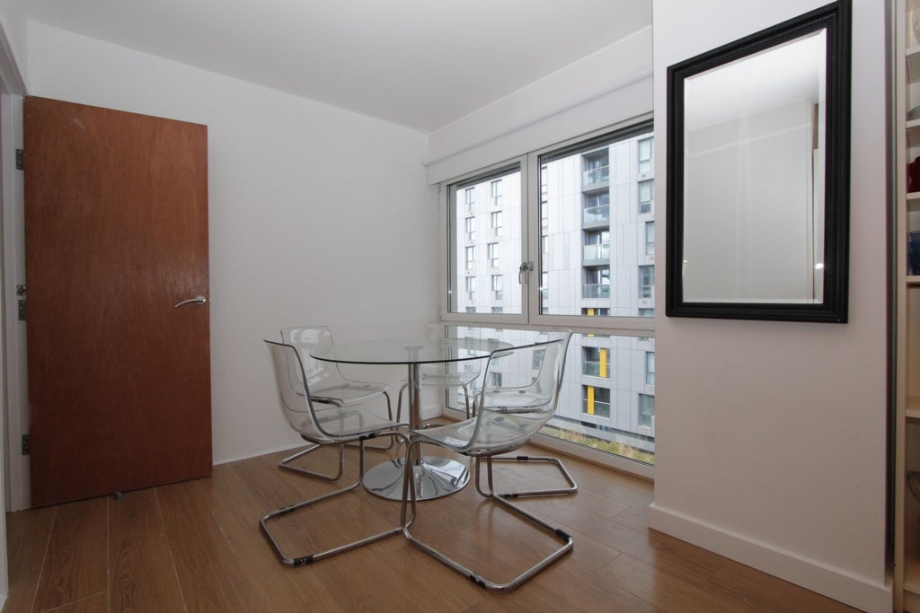 Room Globe Road in Greater London