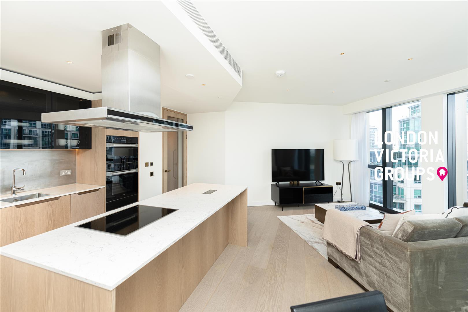 Flat Carnation Way in Greater London