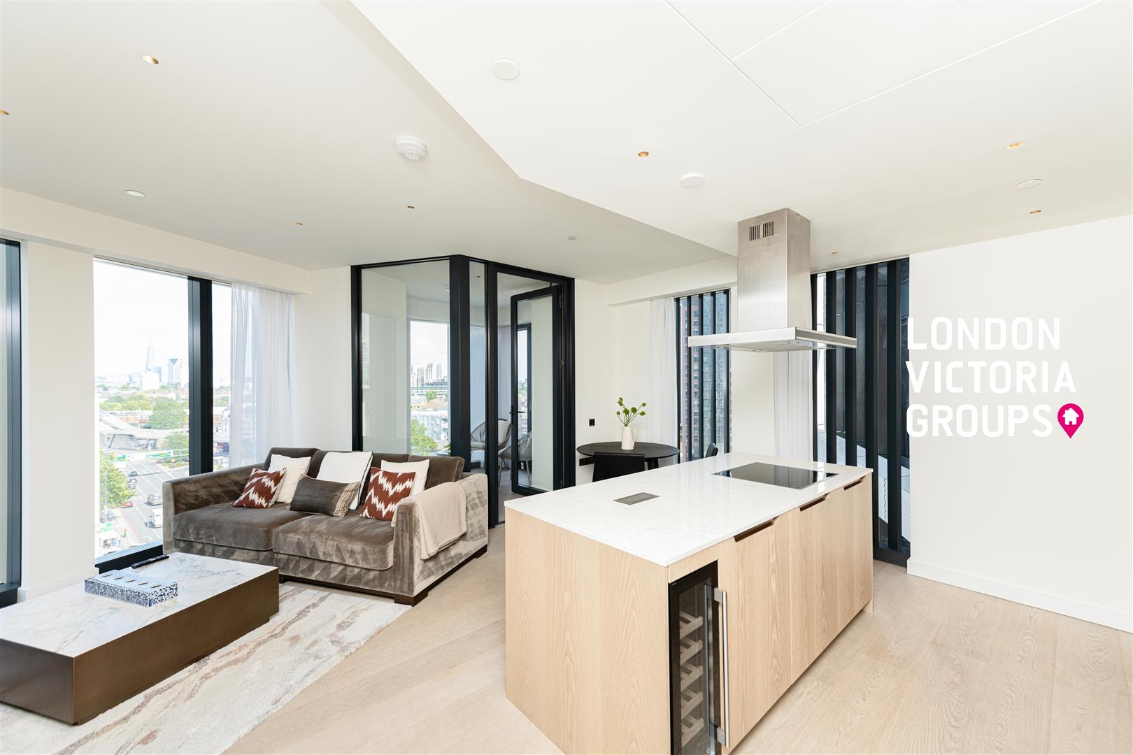 Flat Carnation Way in Greater London
