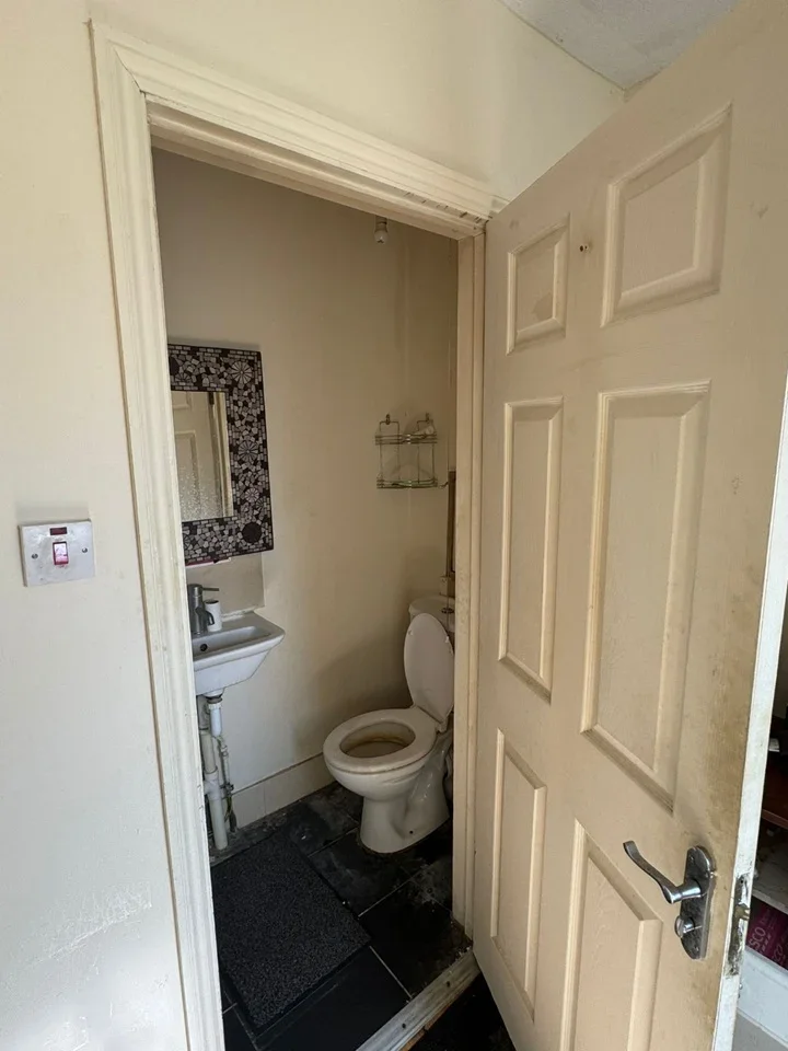 Room Carmelite Road in Greater London