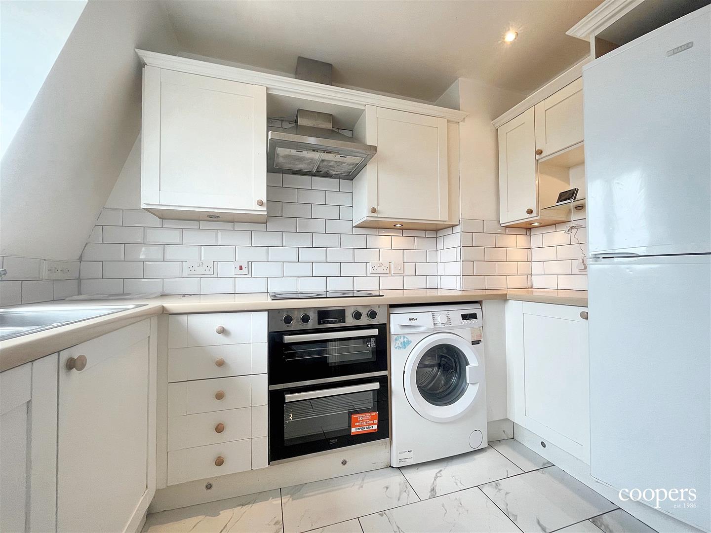 Flat Ickenham Road in Greater London